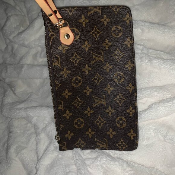 Louis Vuitton Wristlet Pouch - Picture 9 of 9